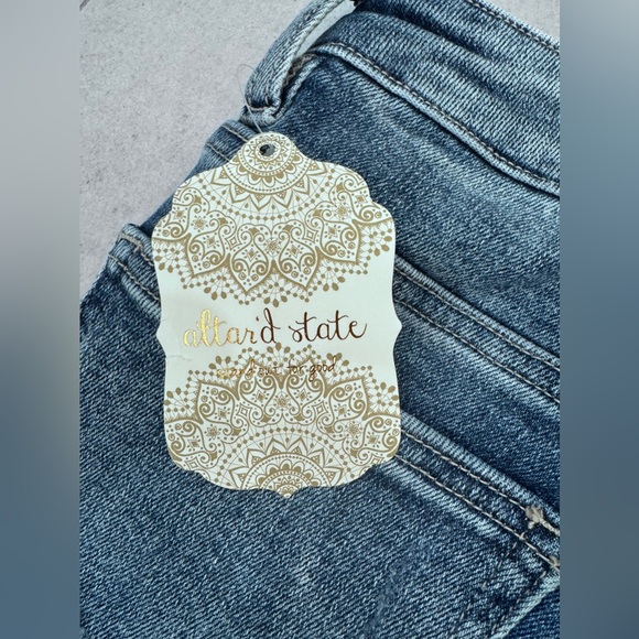 NWT JeansAltar'd State  Altar’d State Flare Jean - Picture 6 of 6
